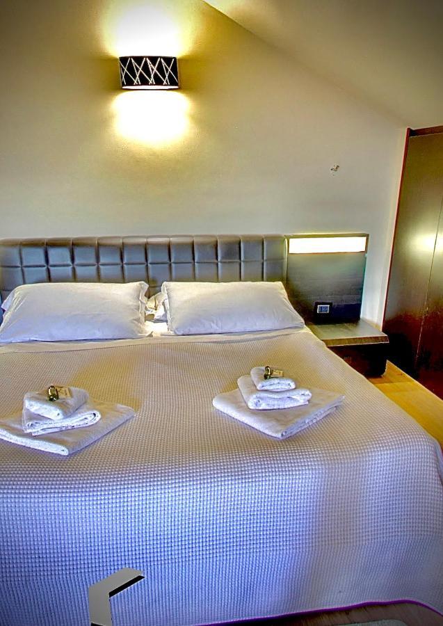 Hotel Borgo Manzoni - Charming House Rozzano Exterior foto